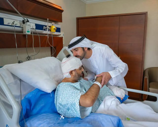 ولي عهد دبي يزور الطيار الهندي المصاب سميت ماتشهار في حادثة “فلاي دبي” ولي عهد دبي يزور الطيار الهندي المصاب سميت ماتشهار في حادثة "فلاي دبي"