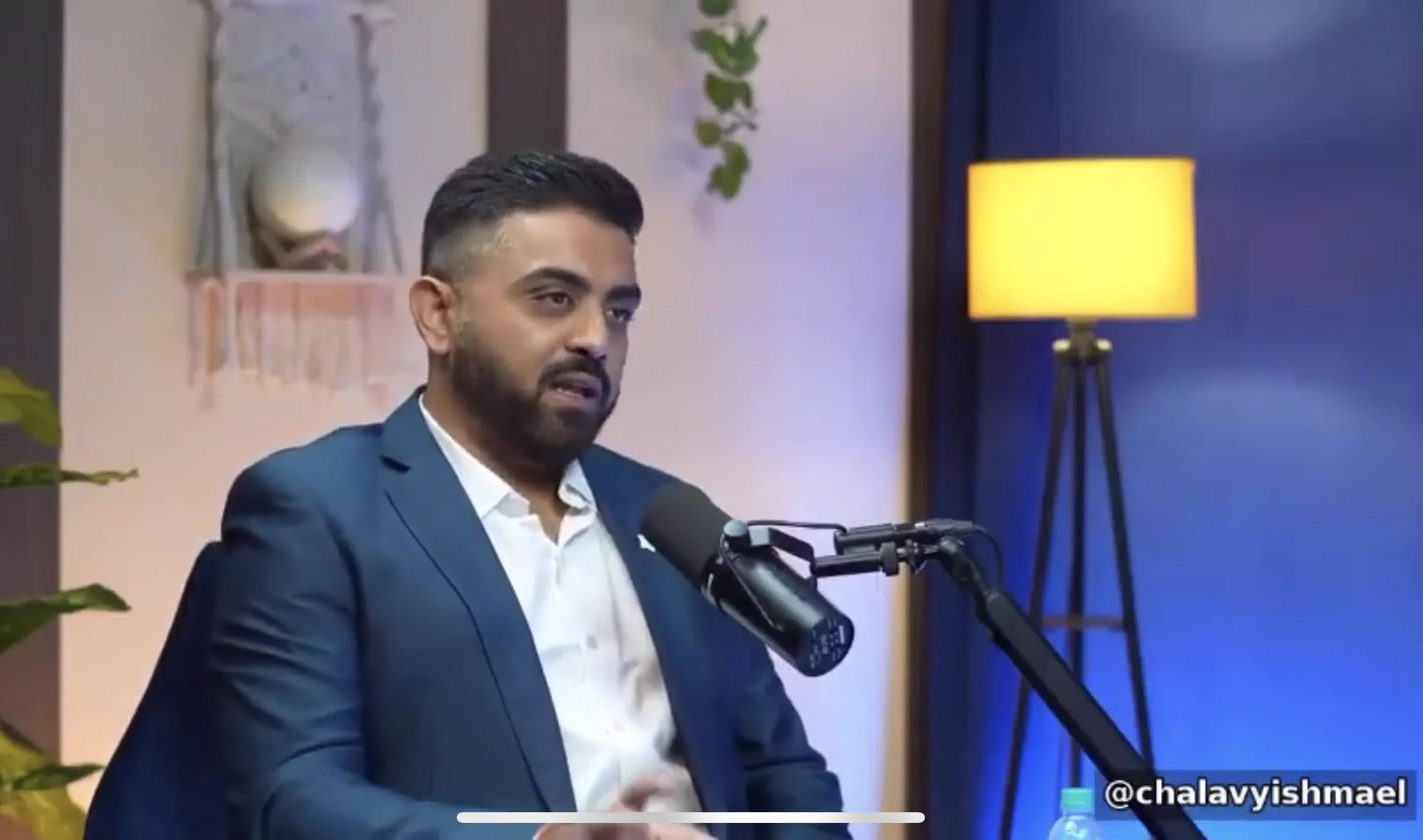 سميت ماتشهار.. يروي ما حدث داخل قمرة قيادة طائرة "فلاي دبي"