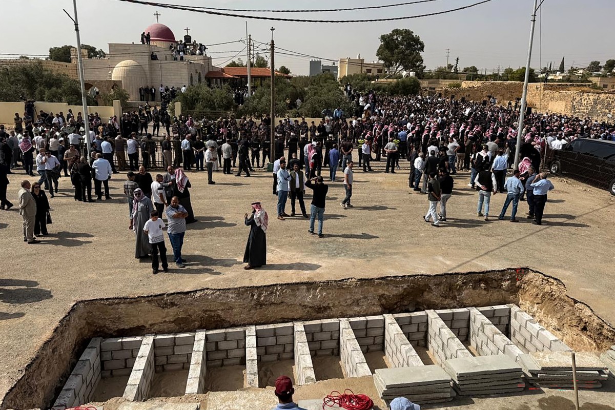 أسر الضحايا ودعت محبيها ممن طالتهم يد الإرهاب الغادر