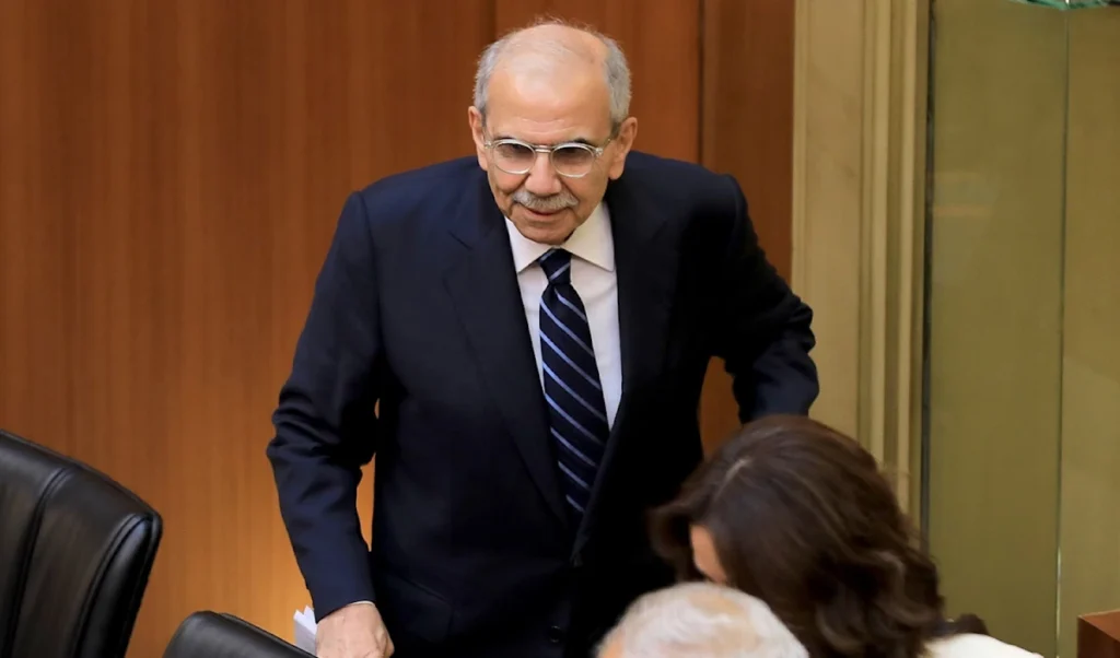 لبنان أمام انسداد سياسي واقتصادي.. هل تتغيّر حسابات عون وسلام في المفاوضات؟