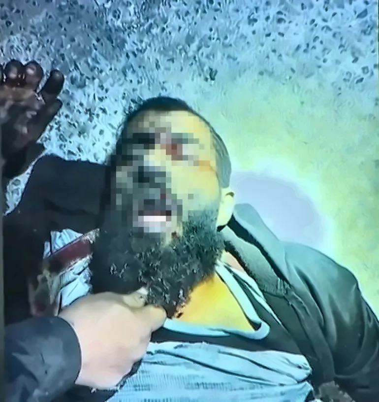 لحظة القبض على أحد منفذي هجوم الكرك خلال عملية الاعتقال