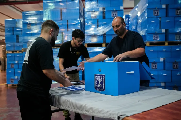 الشارع العربي في الاننحابات