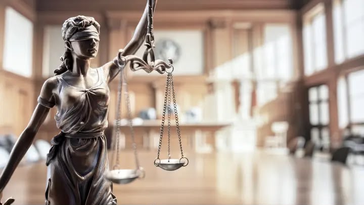 هل يؤدي الذكاء الاصطناعي إلى فقدان الوظائف أم تحسينها؟