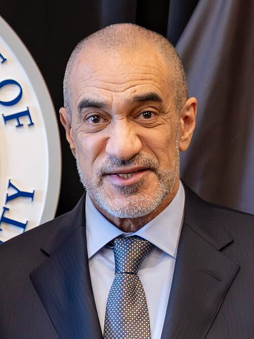 من هو وزير الداخلية الكويتي فهد اليوسف؟